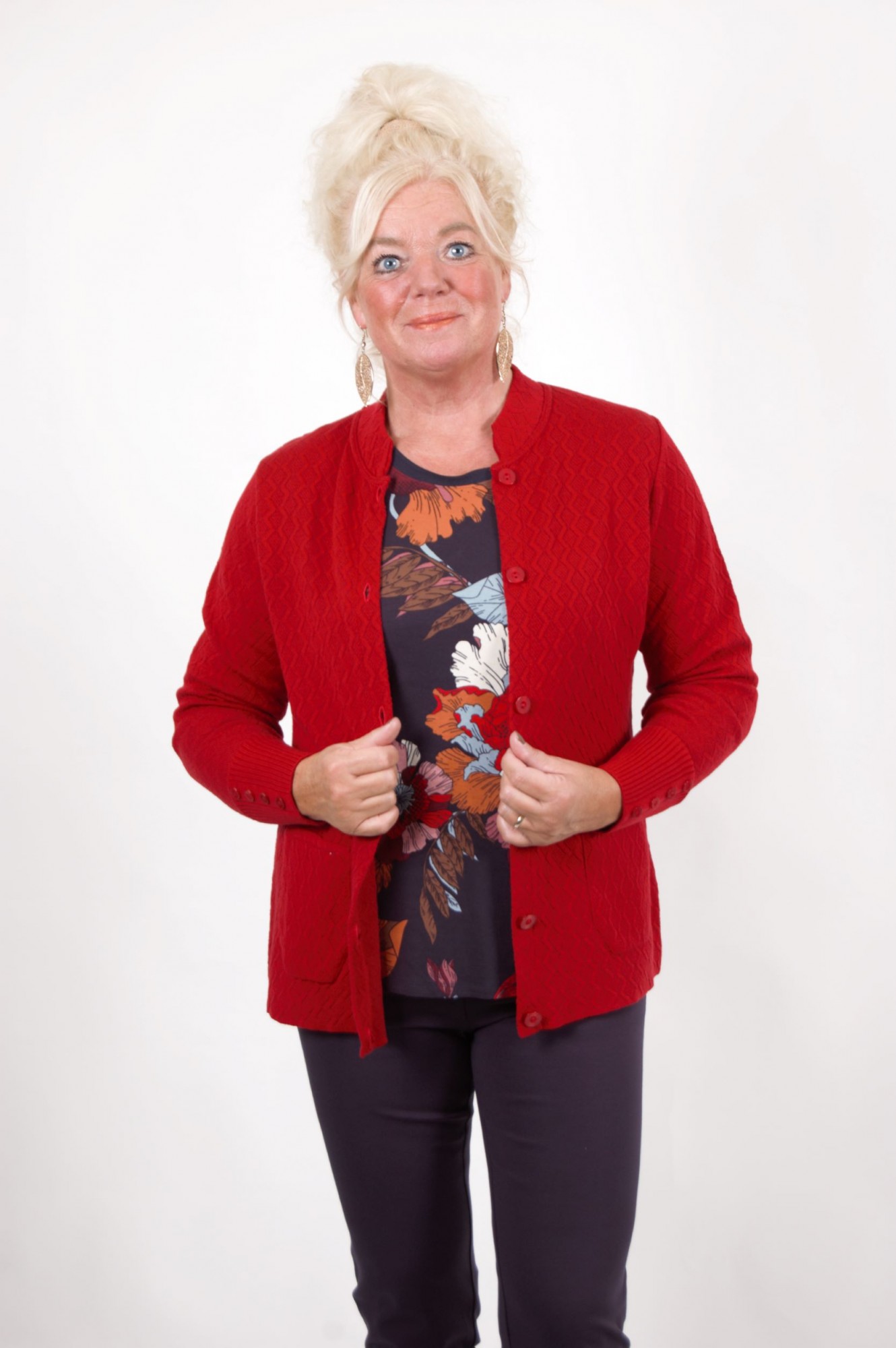 Afbeelding van Rood vest van ons eigen merk Esmay Exclusiv.