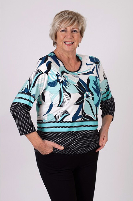 Afbeelding van T-shirt met ¾ mouw van het merk Leona aqua en zwart